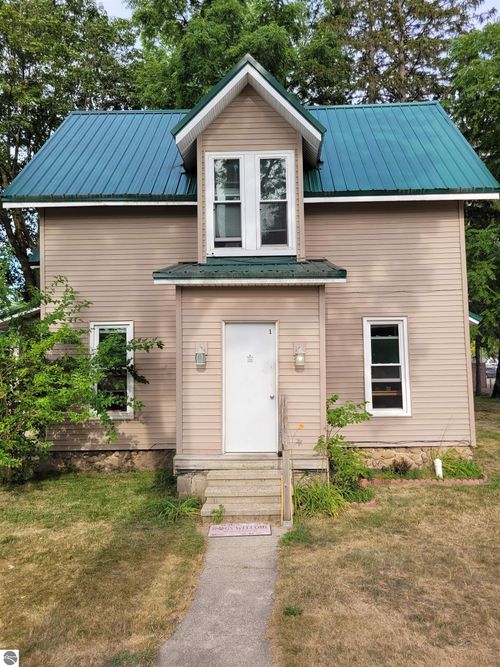 426 N State St, Alma, MI, 48801-1656 | Card Image