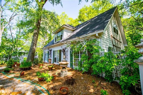 8612 Campbellton St, douglasville, GA, 30134-1823 | Card Image