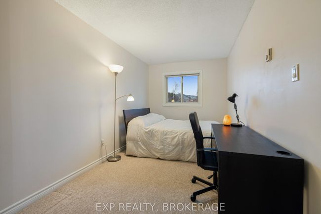 212 - 573 Armstrong Rd, Condo with 2 bedrooms, 1 bathrooms and 1 parking in Kingston ON | Image 17
