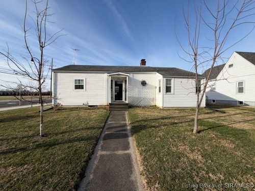 201 Lee Blvd, Seymour, IN, 47274-2046 | Card Image