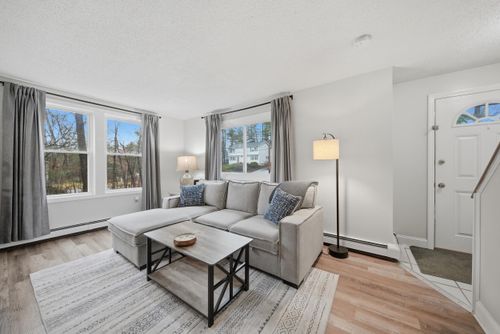 b-8 Lincoln Dr, Hooksett, NH, 03106-1913 | Card Image