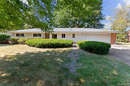 3765 Ruthland Dr, Troy, MI, 48084-1731 | Card Image