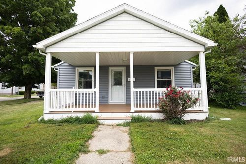 226 W Rush St, Kendallville, IN, 46755-1742 | Card Image