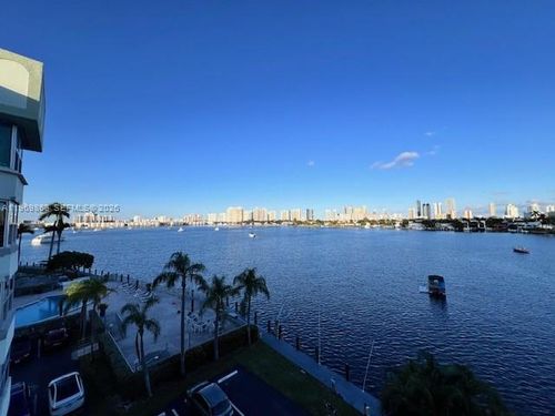 apt-5j-16570 Ne 26th Ave, North Miami Beach, FL, 33160-4016 | Card Image