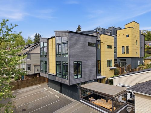 a-3011 30th Ave W, Seattle, WA, 98199-2715 | Card Image