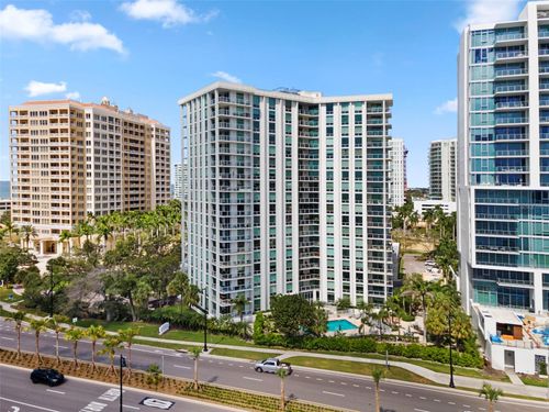6b-1111 N Gulfstream Ave, SARASOTA, FL, 34236-5532 | Card Image