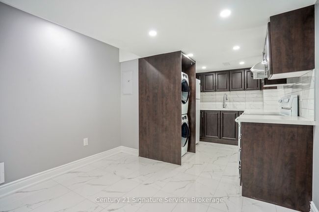 2 - 27 Braddock Dr, House other with 2 bedrooms, 1 bathrooms and 1 parking in Brampton ON | Image 10