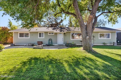 1231 Manhattan Way, Gardnerville, NV, 89460-8622 | Card Image