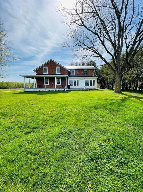 {{alt}} | Card Image