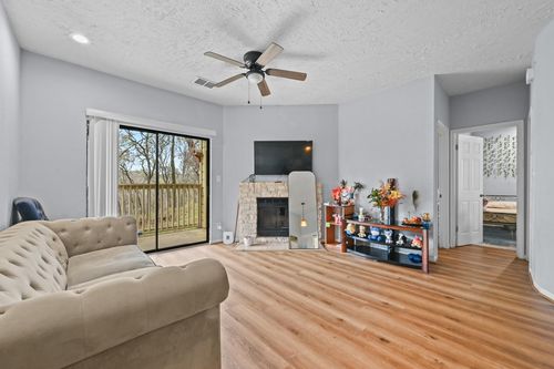 apt-b1-1013 Chestnut St, San Marcos, TX, 78666-3565 | Card Image