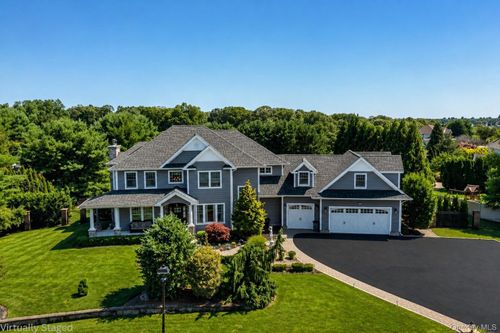 30 Hampton Dr, Center Moriches, NY, 11934-2703 | Card Image