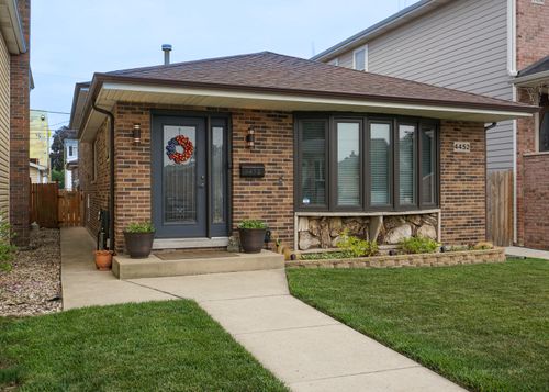 4452 N Newland Ave, Harwood Heights, IL, 60706-4834 | Card Image