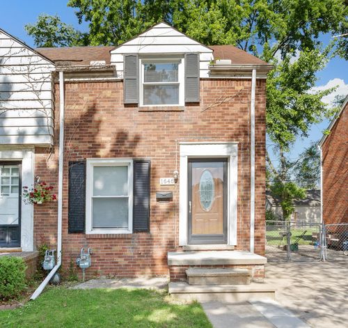1646 15th St, Wyandotte, MI, 48192-3352 | Card Image