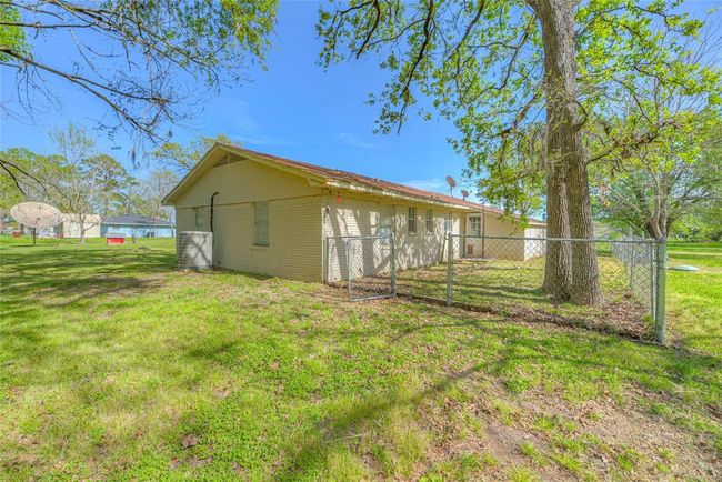 20 W Oakridge Dr, House other with 3 bedrooms, 2 bathrooms and 2 parking in Pointblank TX | Image 12