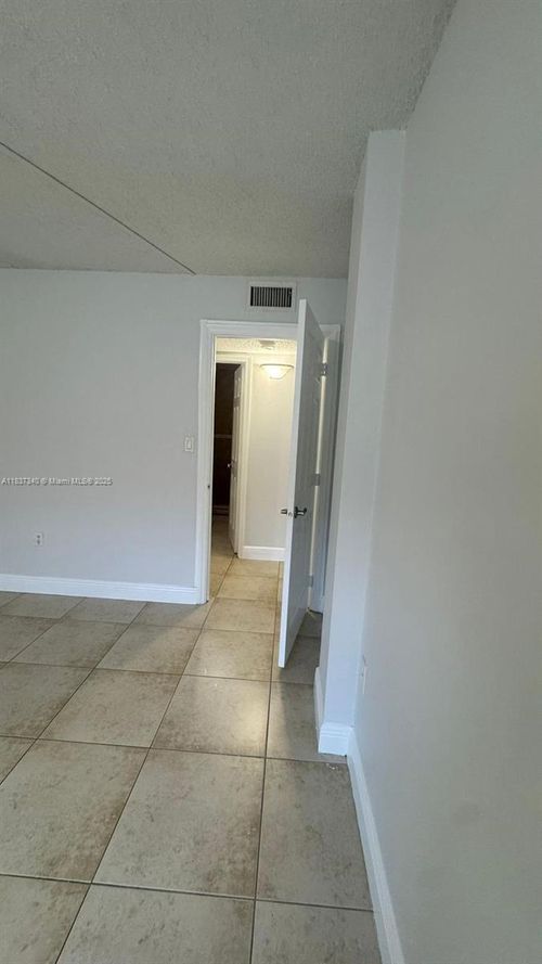 apt-128-6960 Nw 186th St, Hialeah, FL, 33015-3222 | Card Image