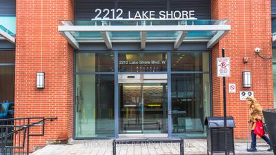 703 - 2212 Lake Shore Blvd W, Condo with 2 bedrooms, 2 bathrooms and 1 parking in Etobicoke ON | Image 2