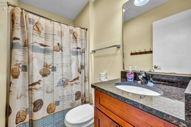 7 - 1230 Tri Motor Dr, Condo with 2 bedrooms, 2 bathrooms and null parking in Put-In-Bay OH | Image 25