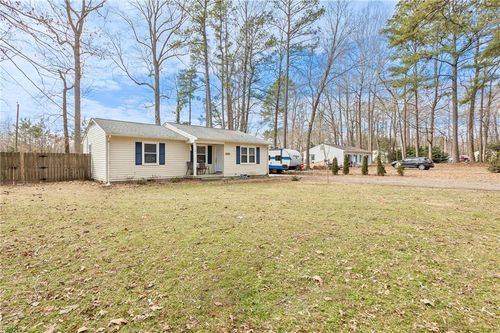 8598 Poplar Springs Dr, Gloucester, VA, 23061-3125 | Card Image