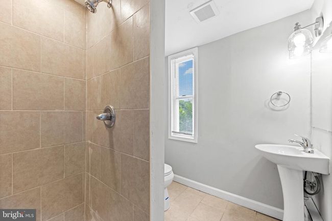 APT-2ND - 319 S Augusta Ave, Condo with 1 bedrooms, 1 bathrooms and null parking in BALTIMORE MD | Image 9