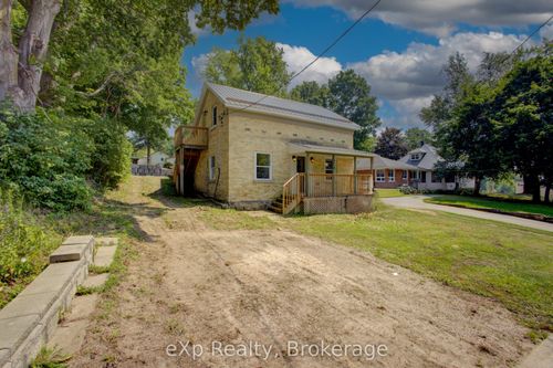 215 Centre St, Huron, ON, N0G2W0 | Card Image