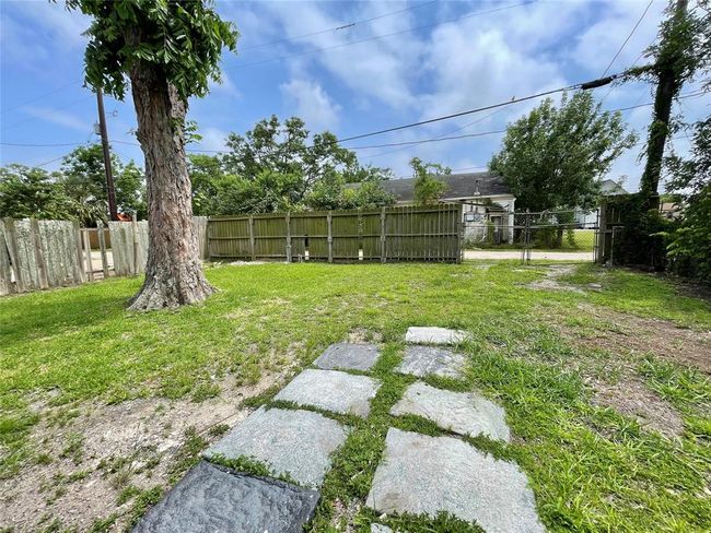 527 W 4 Th St, House other with 5 bedrooms, 3 bathrooms and null parking in Freeport TX | Image 38