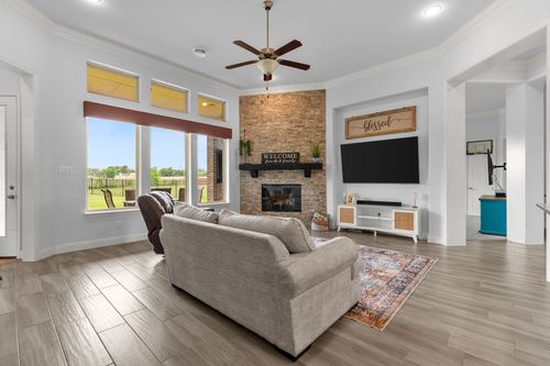 953 Prairie Timber Rd, Burleson, TX, 76028-7658 | Card Image