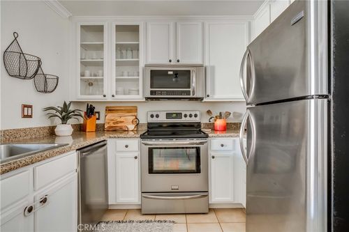 206-1010 La Terraza Cir, Corona, CA, 92879-7991 | Card Image