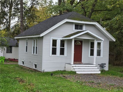 56 Salina St, Lysander, NY, 13027-9402 | Card Image