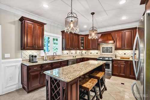45 White Oak Ln, Aberdeen, NJ, 07747-1969 | Card Image