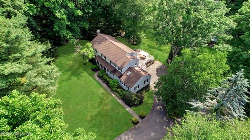 11 Butternut Hollow Rd, Greenwich, CT, 06830-3411 | Card Image