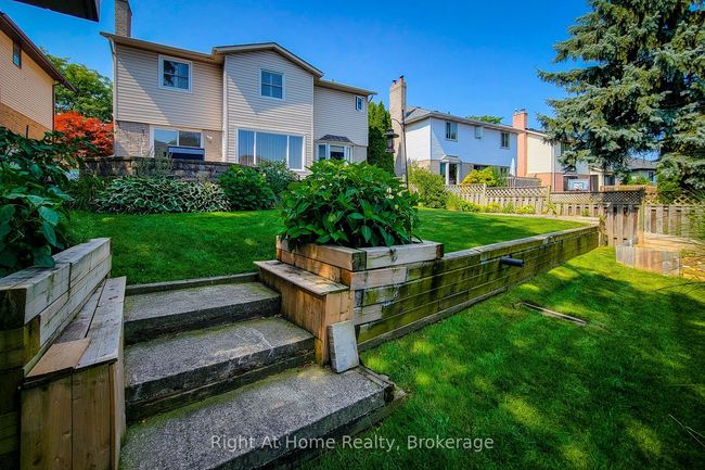 133 Lavender Dr, House other with 5 bedrooms, 3 bathrooms and 2 parking in Ancaster ON | Image 15