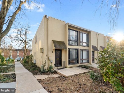 apt-t13-100 E Glenolden Ave, GLENOLDEN, PA, 19036-2238 | Card Image