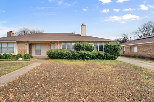 2920 Hilltop Dr, Euless, TX, 76039-7843 | Card Image