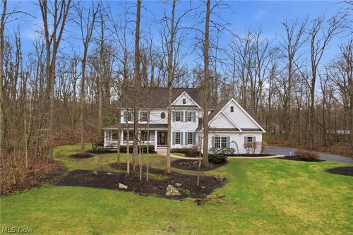 113 Champion Ln, Chagrin Falls, OH, 44022-4200 | Card Image