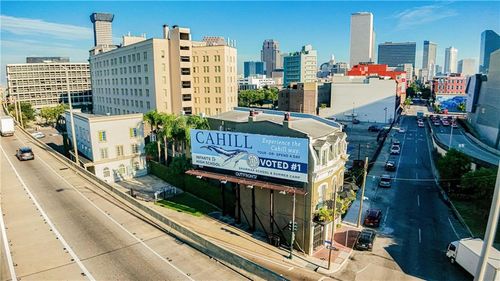 e-1061 Camp St, New Orleans, LA, 70130-3947 | Card Image