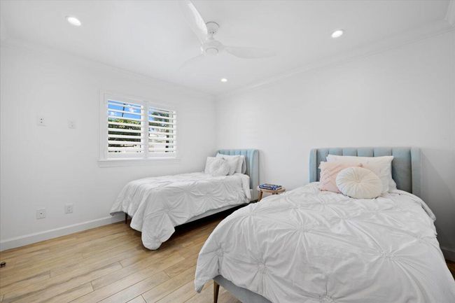 48 Ocean Dr, House other with 3 bedrooms, 2 bathrooms and null parking in Jupiter Inlet Colony FL | Image 19