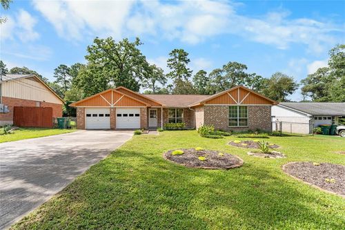 212 Wellwood Ln, Conroe, TX, 77304-2524 | Card Image