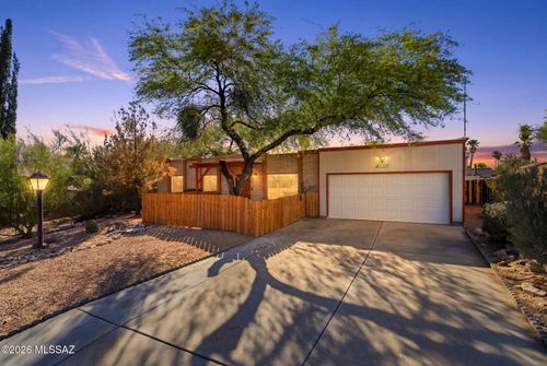 9221 N Macaw Pl, Tucson, AZ, 85742-9528 | Card Image