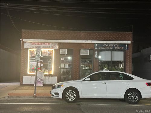 542 E Meadow Ave, East Meadow, NY, 11554-3951 | Card Image