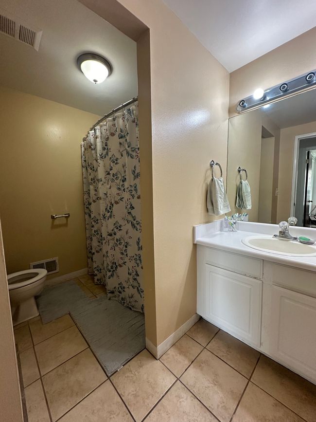 35533 Turner Dr, Condo with 3 bedrooms, 2 bathrooms and null parking in Sterling Heights MI | Image 16