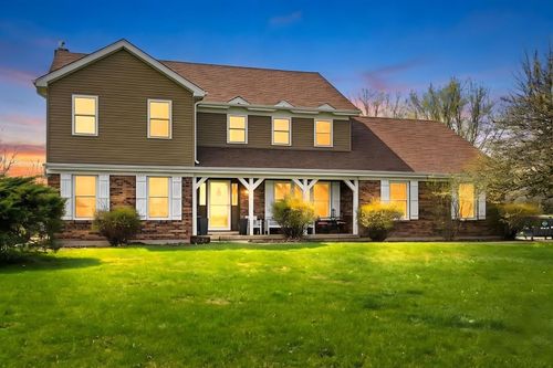 8N316 Mcgough Rd, Maple Park, IL, 60151-9382 | Card Image