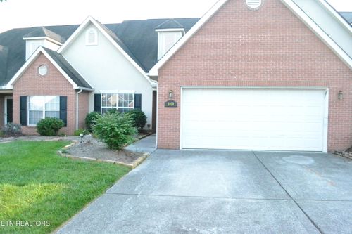 5959 Round Hill Ln, Knoxville, TN, 37912-4486 | Card Image
