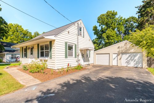 359 Mill St, Saranac, MI, 48881-9717 | Card Image