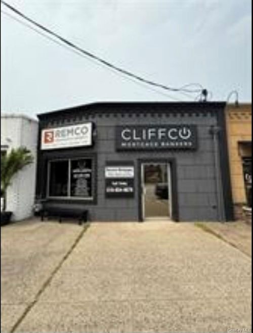 3265 Merrick Rd, Wantagh, NY, 11793-4335 | Card Image