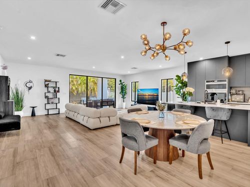 913 Ne 15th St, Fort Lauderdale, FL, 33304-4804 | Card Image