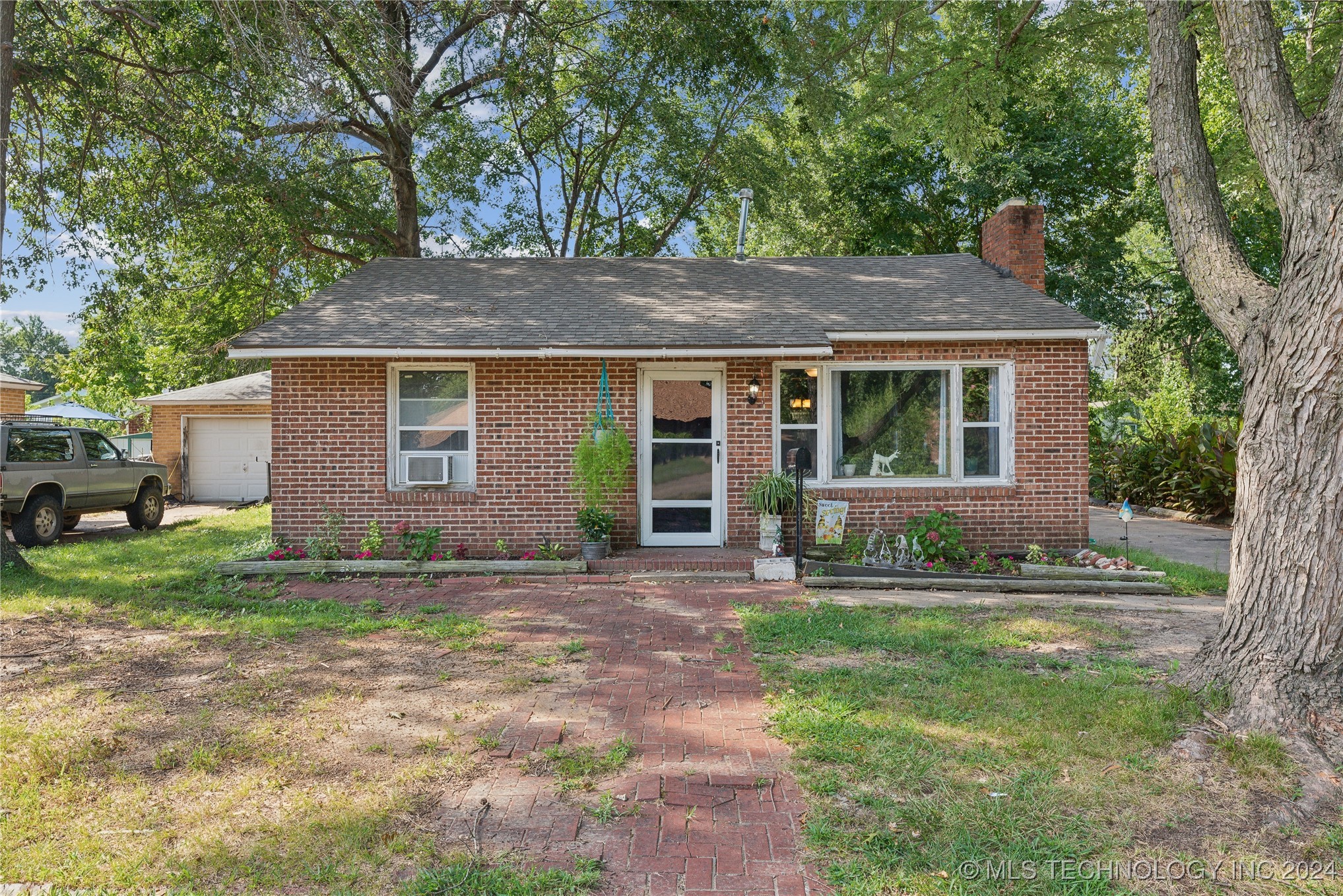 Park St, Pryor, OK 74361