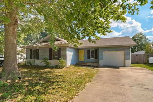 1494 W Daniels Street, Ozark, MO, 65721 | Card Image
