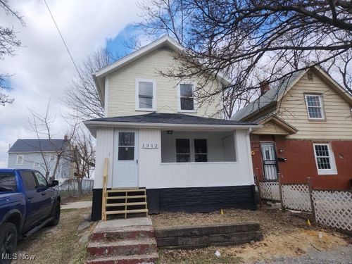 1312 Curtis St, Akron, OH, 44301-1455 | Card Image