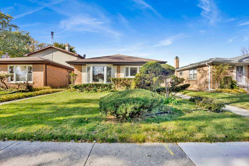 9410 Lawler Ave, Skokie, IL, 60077-1271 | Card Image