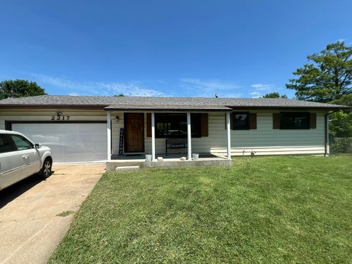 2217 N Ethyl Pl, Springfield, MO, 65803-2229 | Card Image